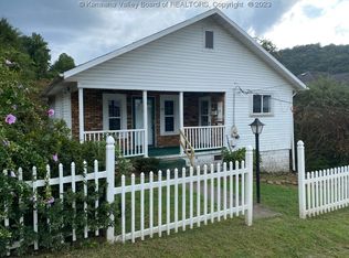 35 Turley St, Madison, WV 25130