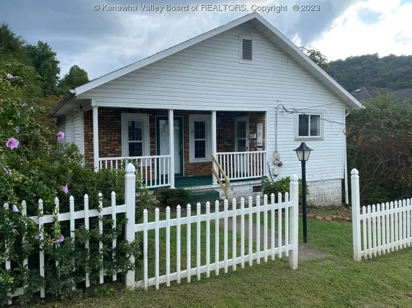 35 Turley St, Madison, WV 25130