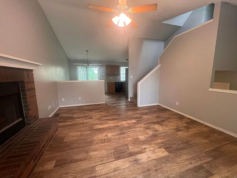 229 W Village Lake Dr — Photo 2