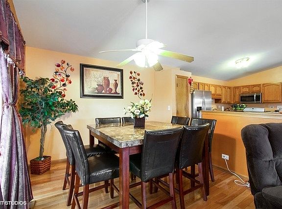 5th image of 10914 Lorel Ave #10914