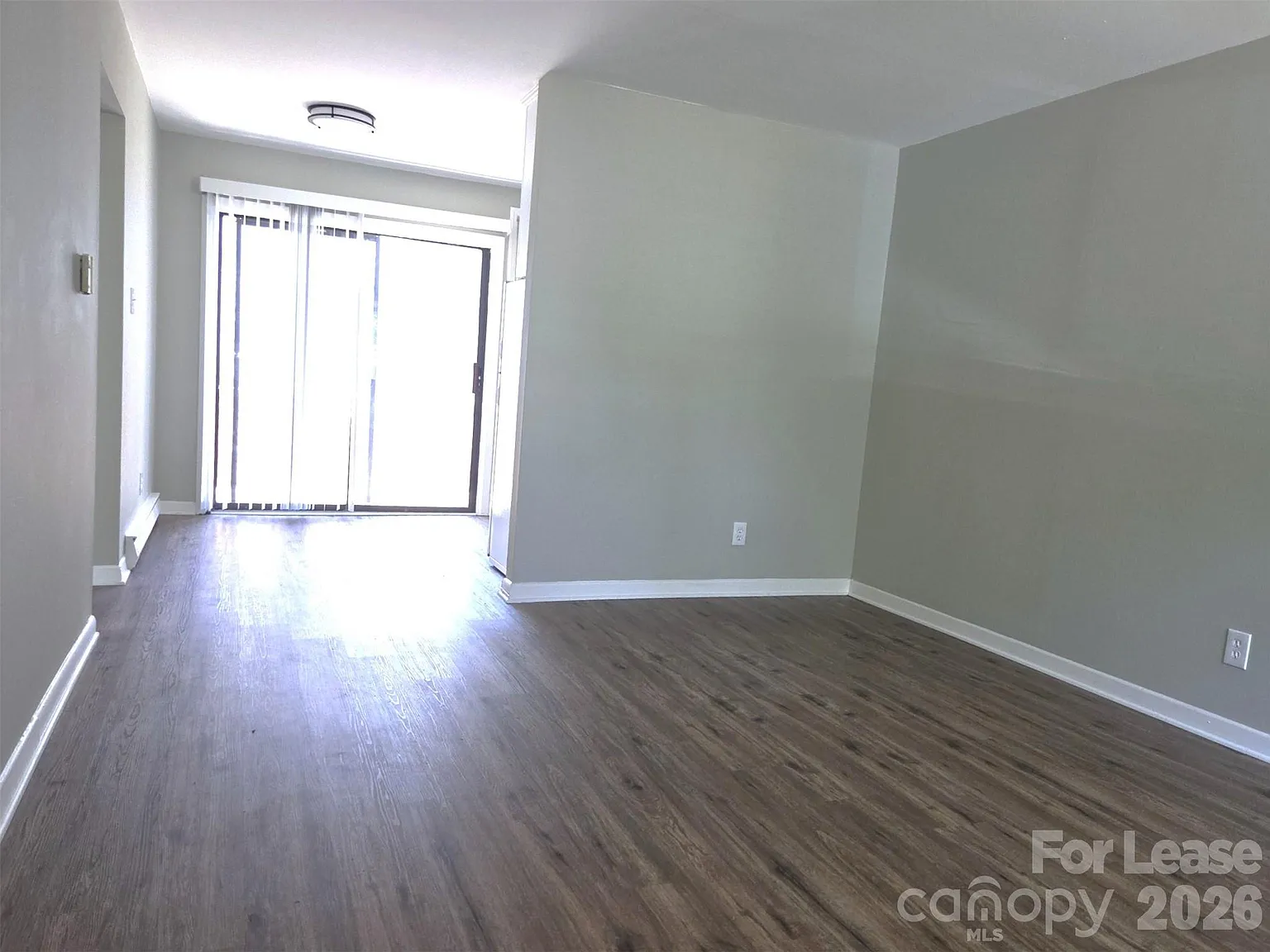 1 bed, 1.0 bath, $1,075 — Photo 4