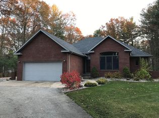 150 E Hickory Ridge Dr, Midland, MI 48642