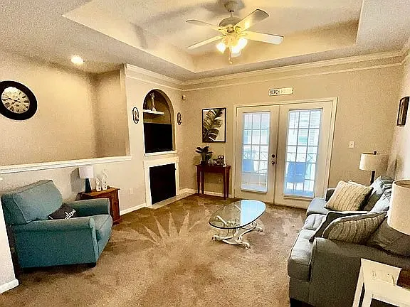 Welcome to your perfect beachside retreat! This beautifully maintained 1-bedroom, 1-bathroom — Photo 4