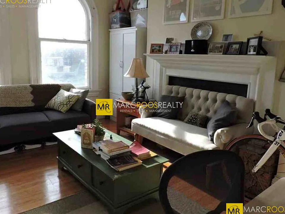 2 Ware St #403