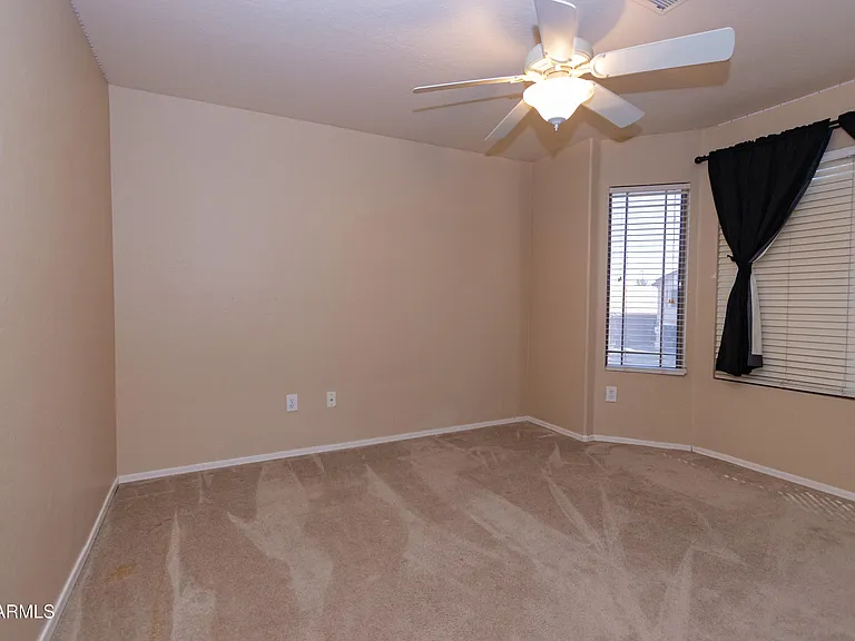 720 W Hancock Ave — Photo 32