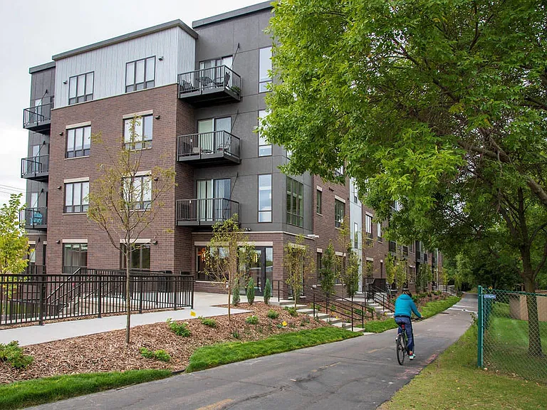 Urban Park I and II Apartments — Photo 38