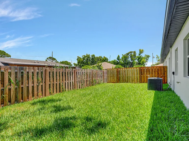 27841 Wisconsin St — Photo 50