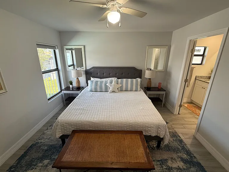 313 SW 47th Ter — Photo 11