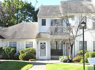 59 Fromm Ct, Mahwah, NJ 07430