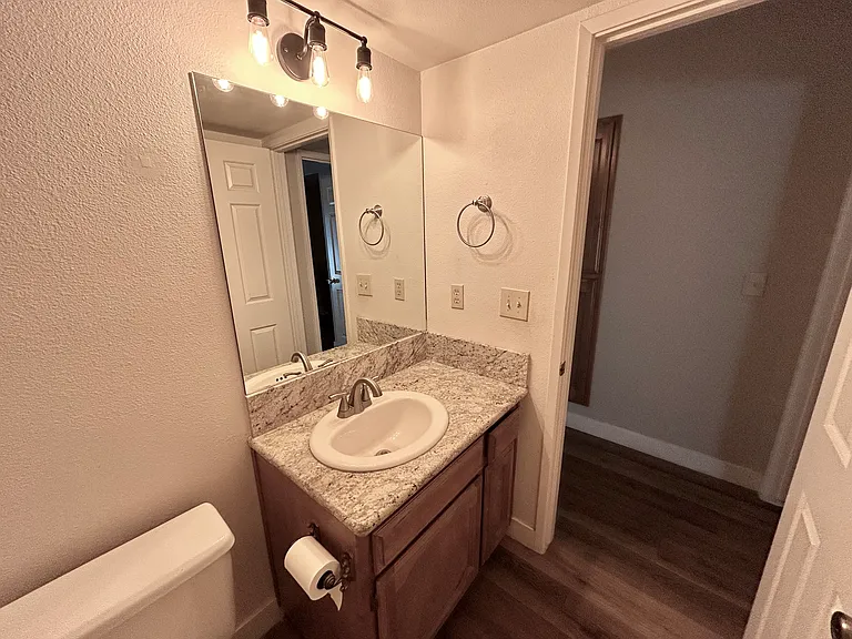 1585 Mayflower Way — Photo 9
