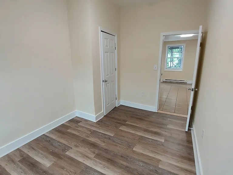 480-484 S Main St #6 — Photo 3