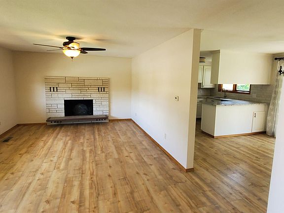 4th image of 513 Holly St