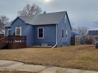 103 4th Ave W, Lemmon, SD 57638