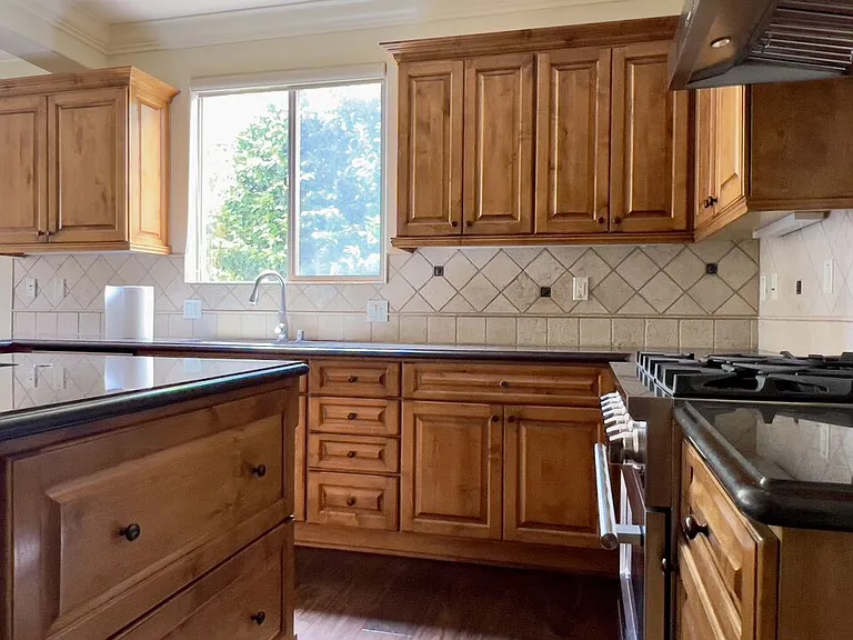 1011 Green Ln — Photo 7