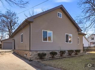 417 Thornton St, Lockport, IL 60441