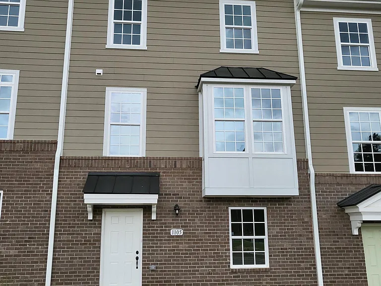 1105 Kentlands Dr — Photo 3