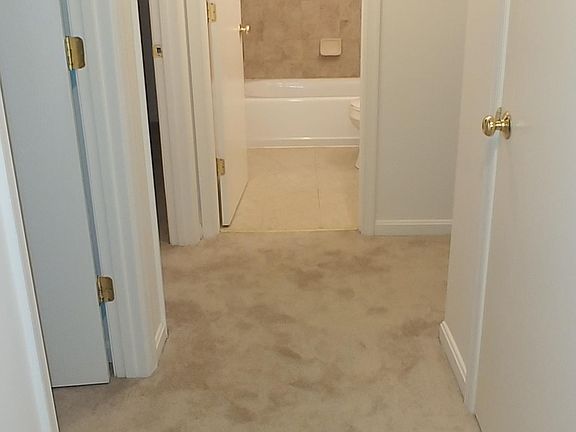 4th image of 122 Parkside Dr