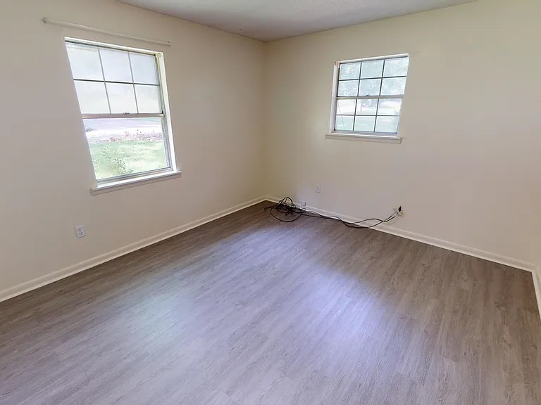901 E Grubbs St — Photo 12