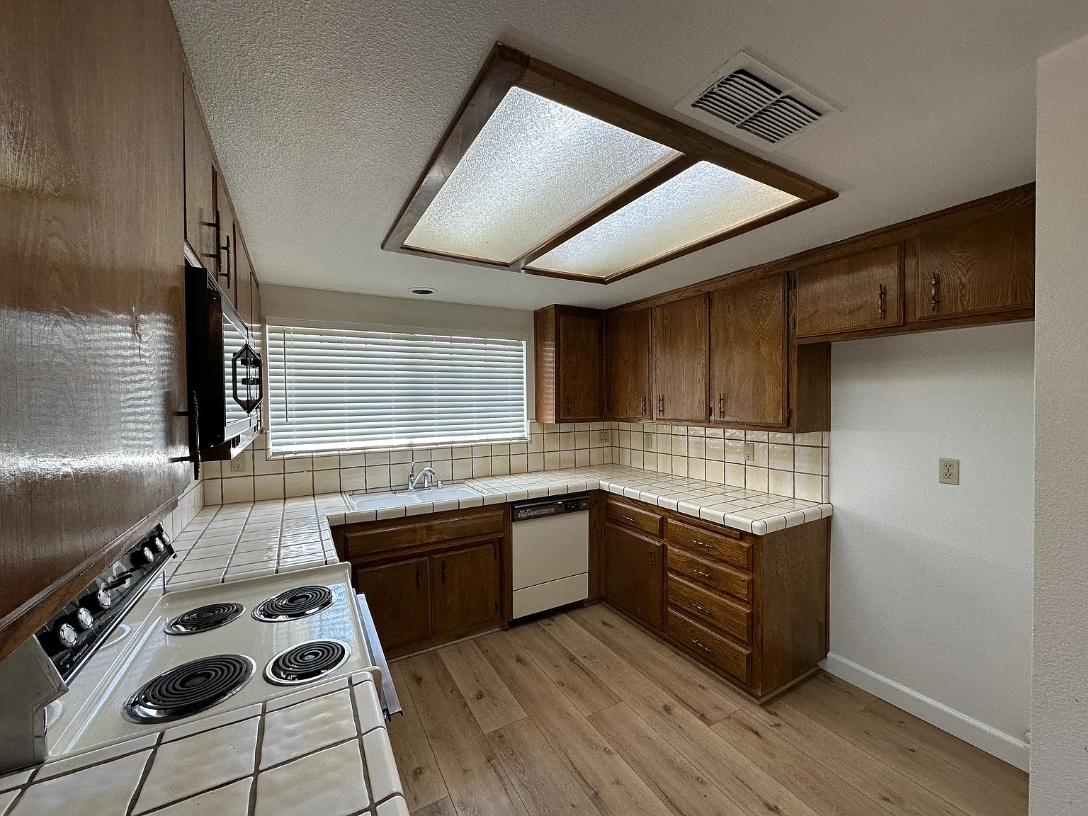 3917 Jerome Way — Photo 4