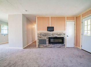 213 Harcourt Rd, Vermilion, OH 44089