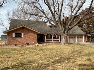 521 Morris Ave, Larned, KS 67550