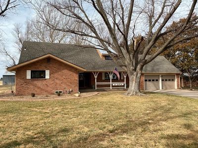 521 Morris Ave, Larned, KS, 67550