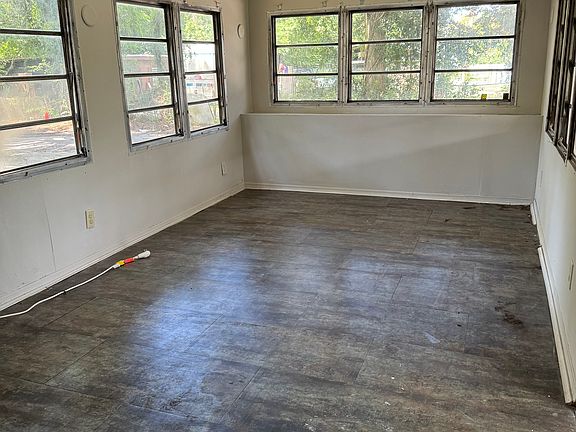 3rd image of 1212 Plant Ave Lot 3