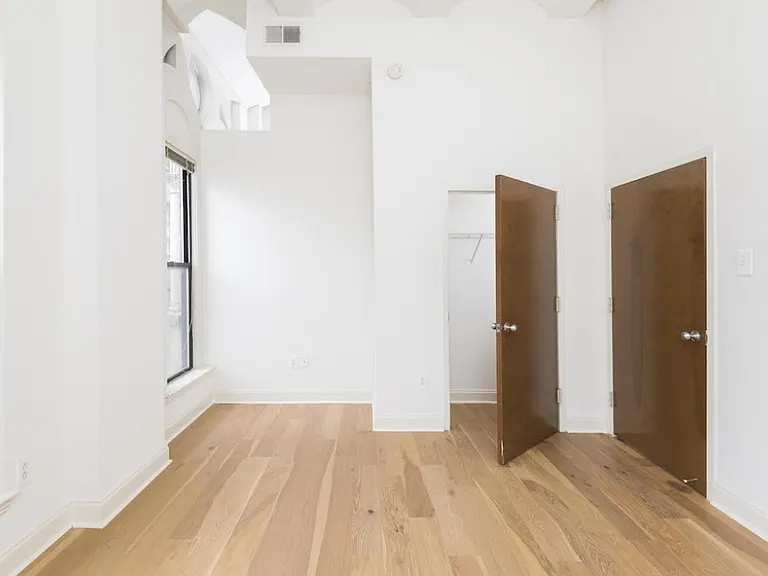 701 Sansom — Photo 14