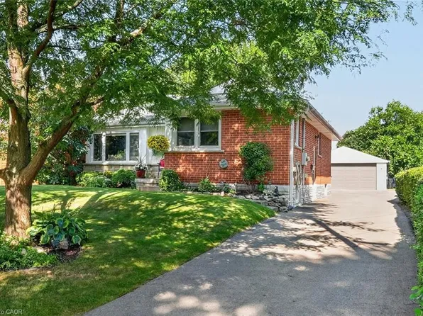 465 Springbank Cres, Burlington, ON L7T 2W8