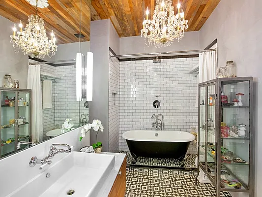 Sold by Sotheby's International Realty | media 23