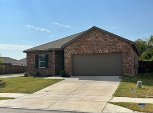 600 Crestridge Dr, Lavon, TX 75166
