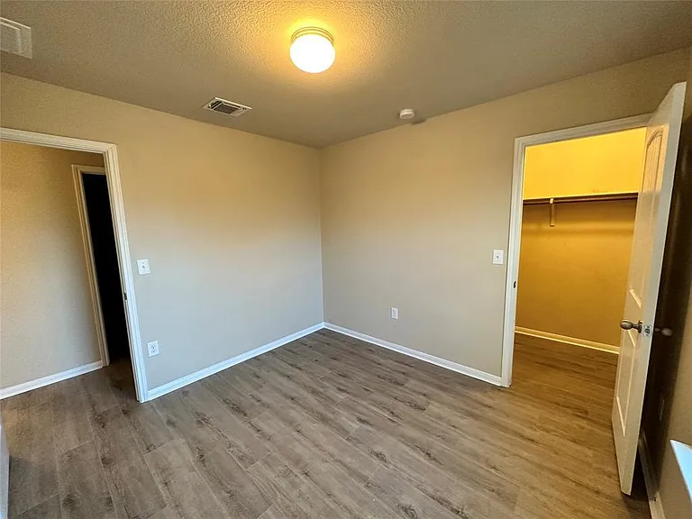 704 Silver Wing Dr — Photo 12