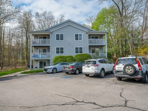 380 Coburn Ave APT 6, Worcester, MA 01604