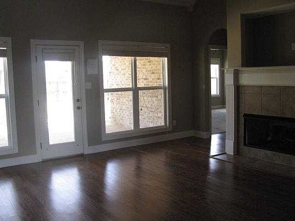3rd image of 2868 Ainsworth Ln