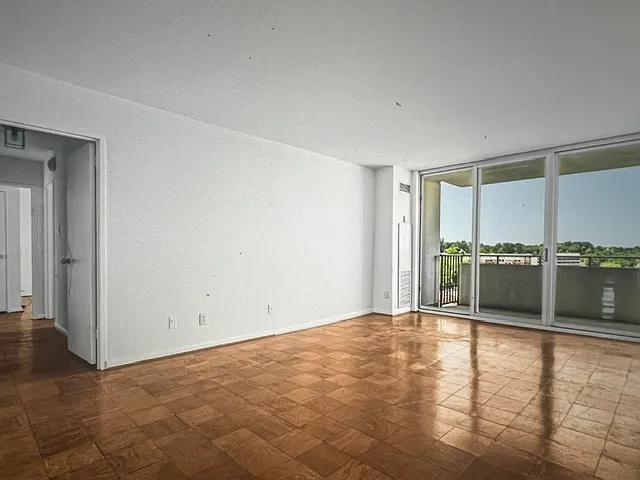 5101 River Rd #703 — Photo 14