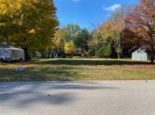 1425 N Ivanhoe Rd, Ludington, MI 49431