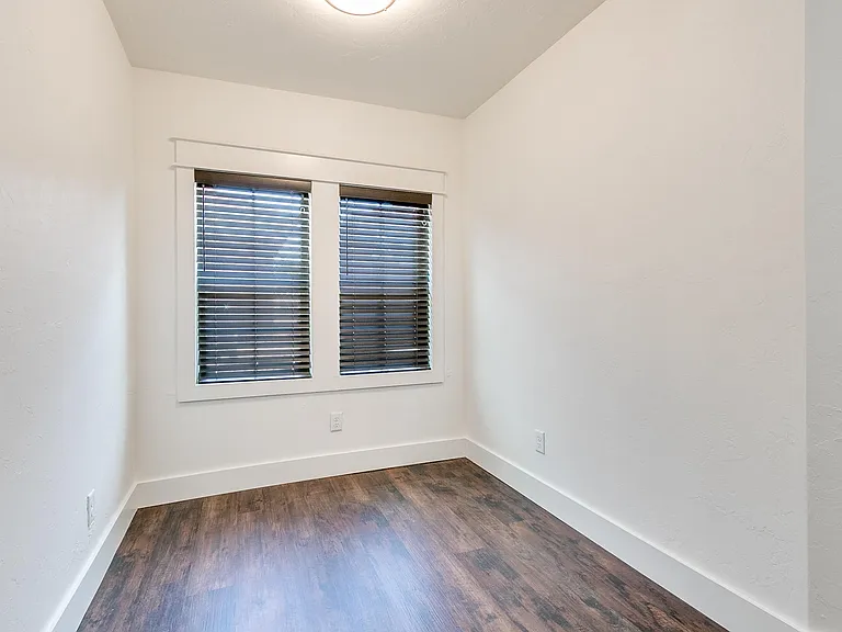 2409 N Robinson Ave #B — Photo 15