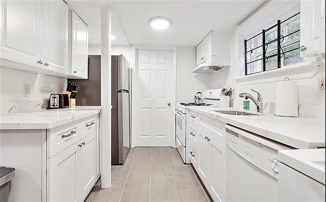 1733 Robert St #A — Photo 10