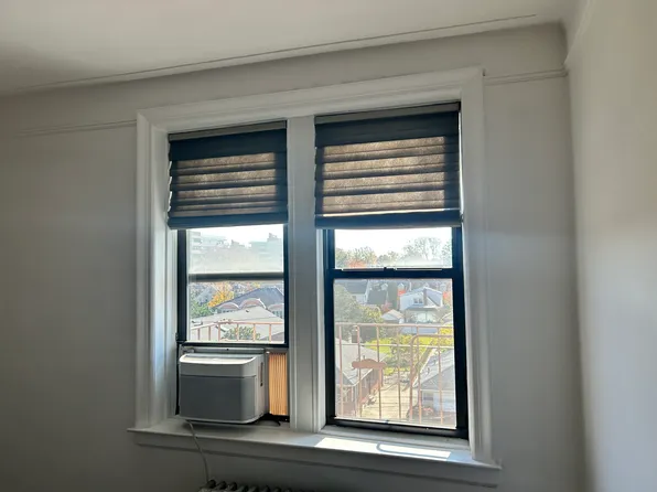 160-15 Powells Cove Boulevard image 14 of 24