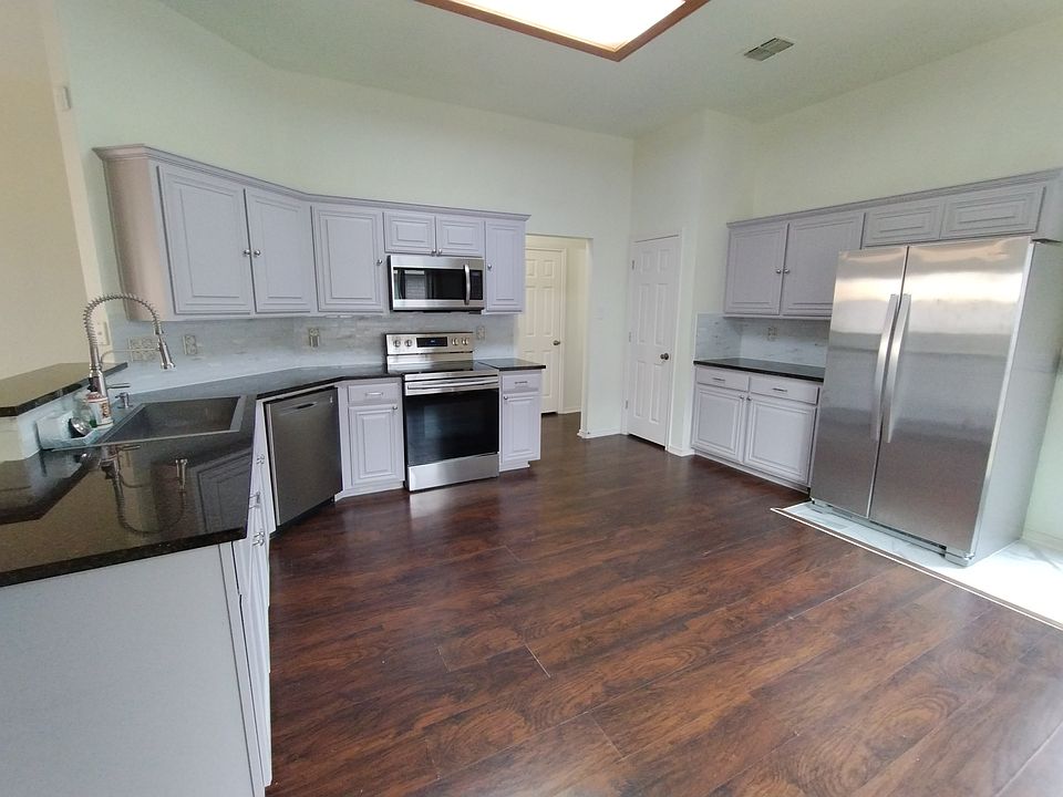 1st image of 9654 Emerald Pl