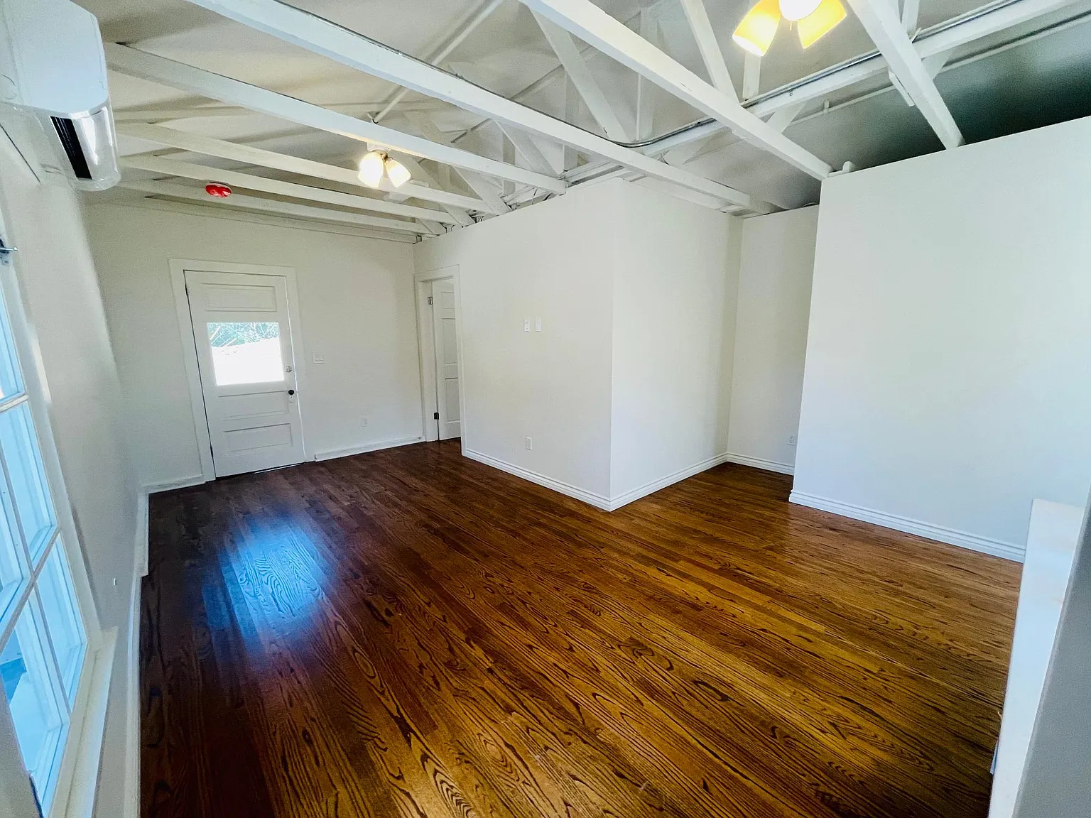 823 N Pasadena Ave — Photo 4