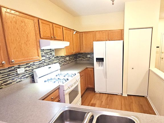 4th image of 1249 Brookdale Dr #1249