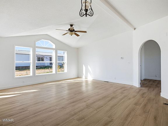 5th image of 29 W Tumbleweed Ln