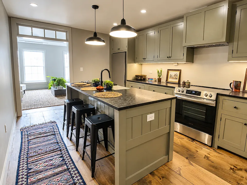 132 E Genesee St #2