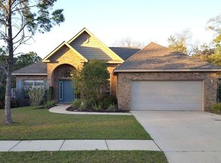 77 Mango Ln, Freeport, FL 32439