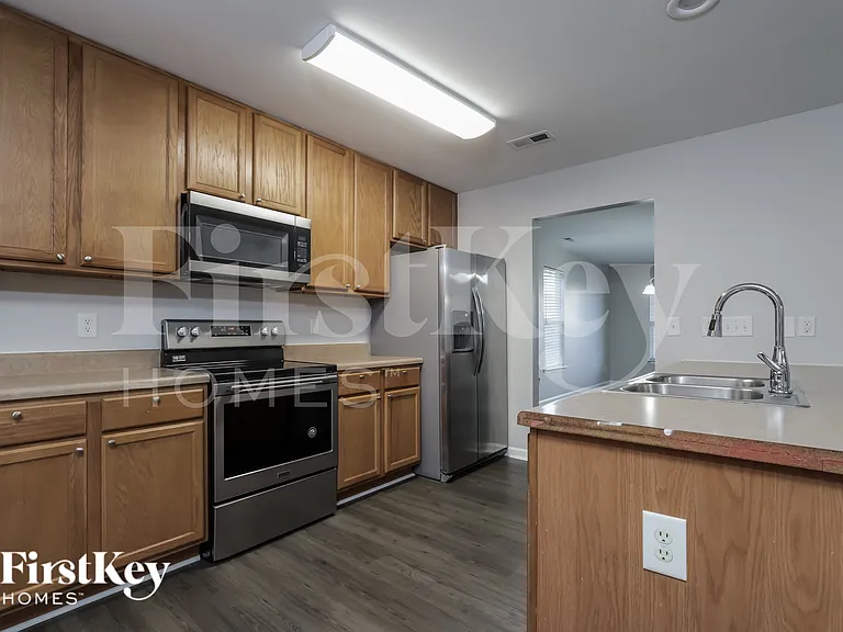 612 Brassfield Dr — Photo 7