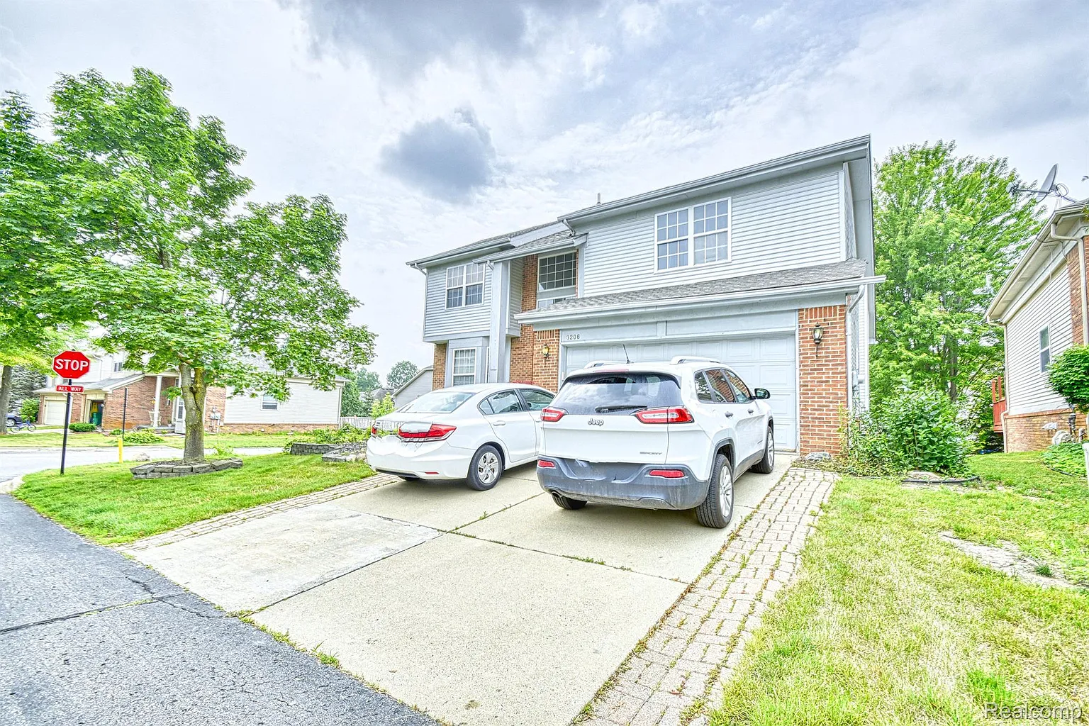 3206 Bridlewood Dr photo 1