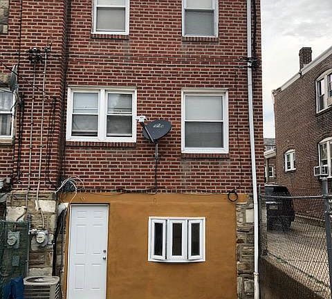 2nd image of 6309 Glenloch St