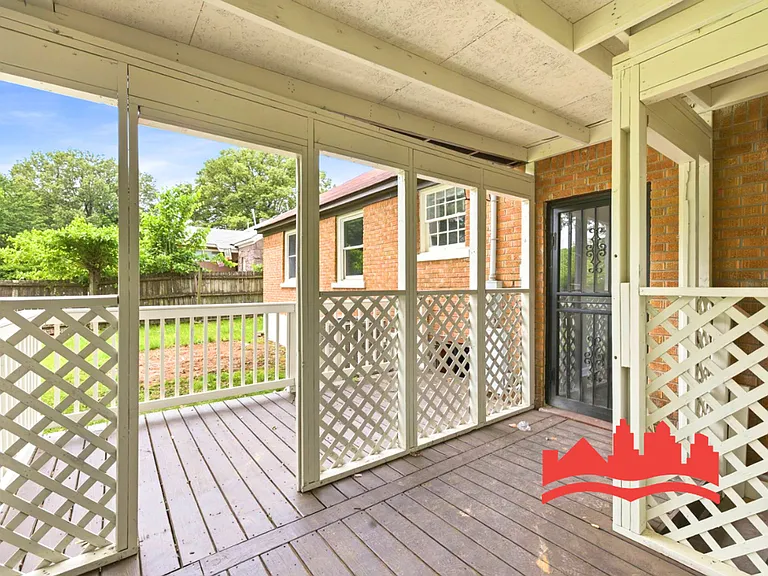 755 E McKellar Ave — Photo 25