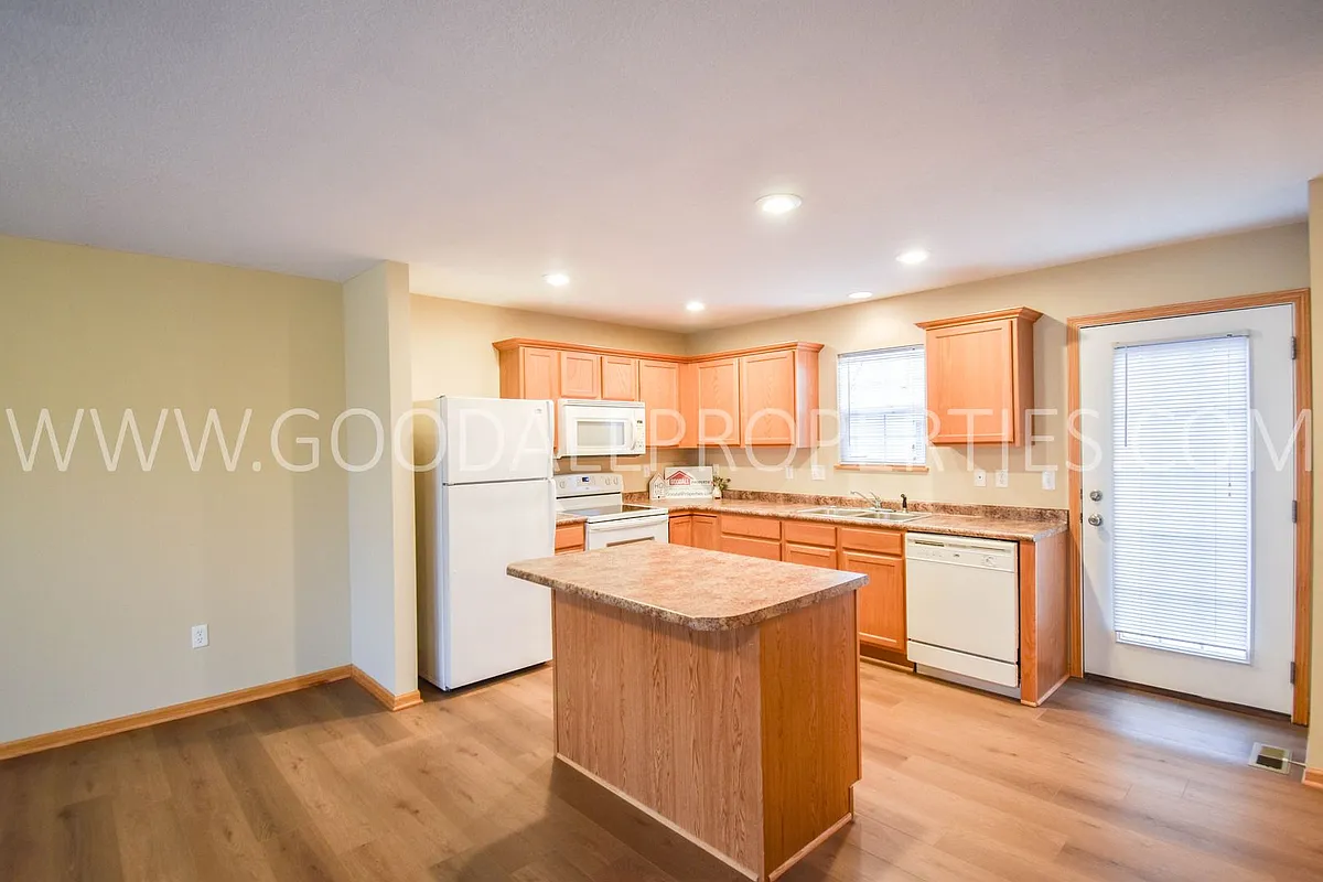 Building Photo - 4315 152nd Ct